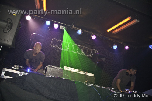 090904_041_musicon_partymania