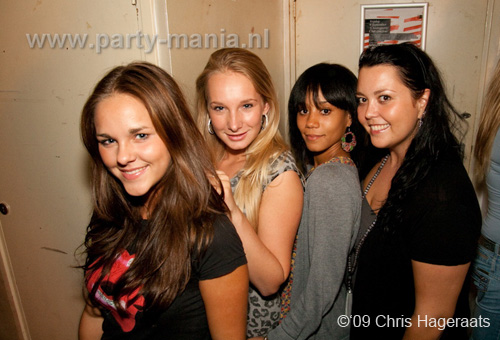 090904_000_onefour_partymania