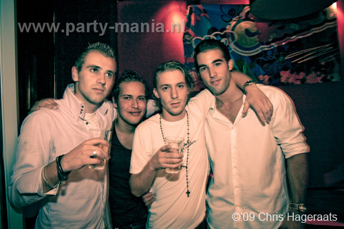 090904_018_onefour_partymania