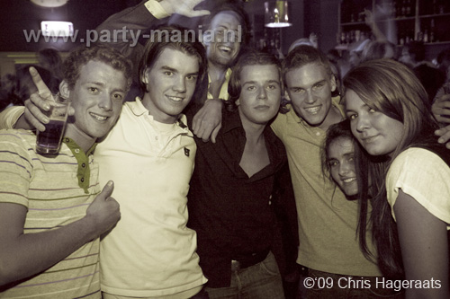 090904_043_onefour_partymania