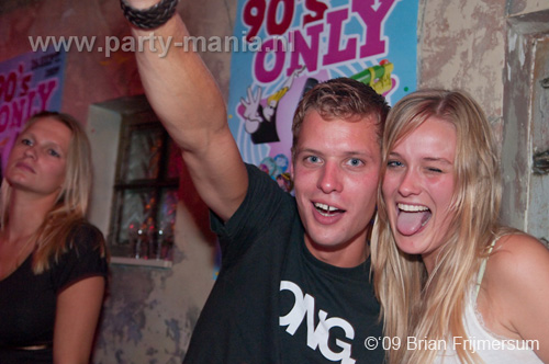 090926_034_90s_only_partymania