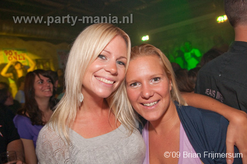 090926_039_90s_only_partymania