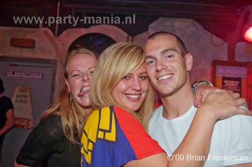 090926_050_90s_only_partymania