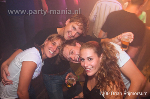 090926_059_90s_only_partymania
