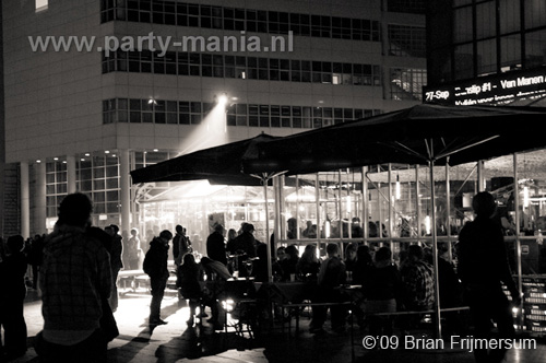 090926_019_todaysart_partymania