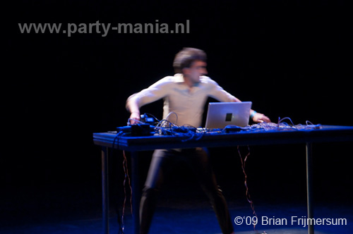 090926_025_todaysart_partymania