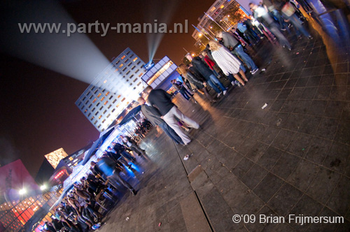 090926_035_todaysart_partymania