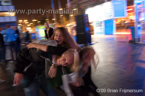 090926_047_todaysart_partymania