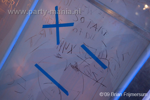 090926_052_todaysart_partymania