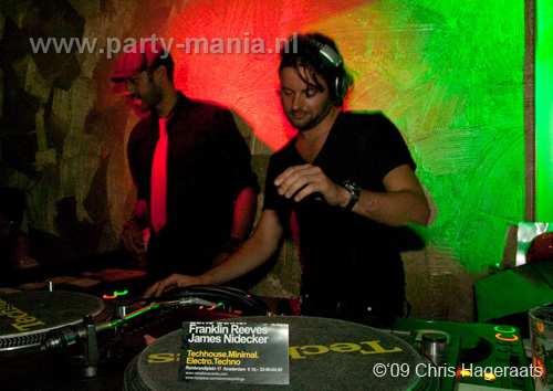 091002_085_seven_cliche_partymania