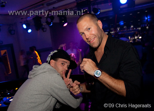 091002_101_seven_cliche_partymania