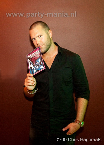 091002_105_seven_cliche_partymania