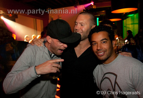 091002_111_seven_cliche_partymania