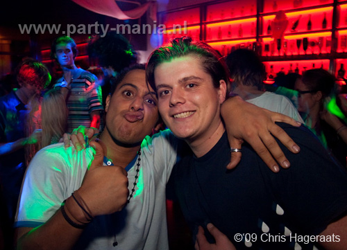 091019_075_tjek_de_tek_partymania