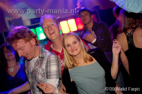 091023_044_90s_now_partymania