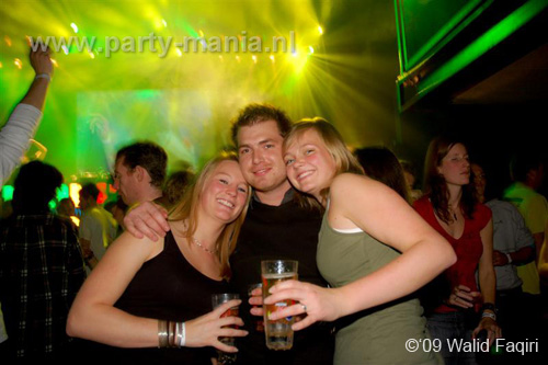 091023_063_90s_now_partymania