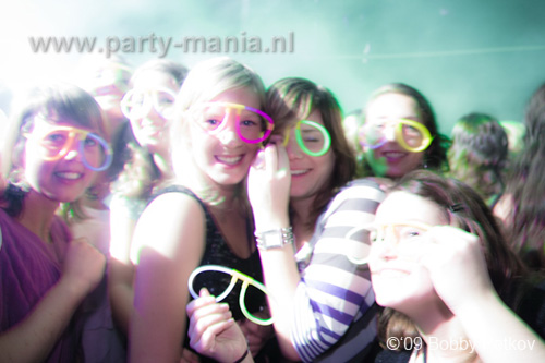 091031_091_franchise_partymania