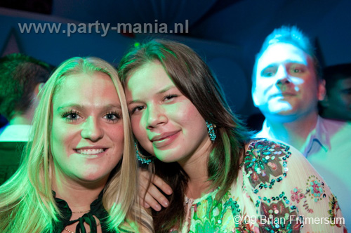 091106_013_music_victim_partymania