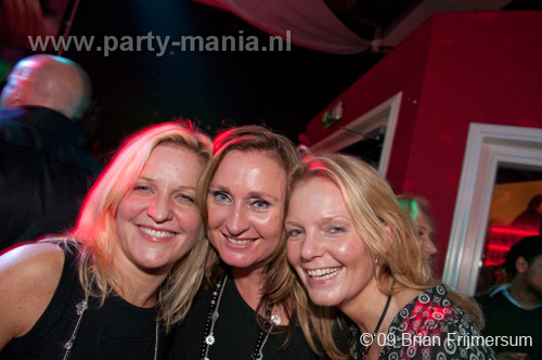 091121_001_80s_90s_partymania