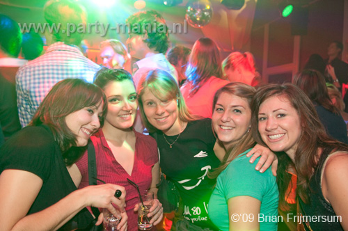 091121_029_80s_90s_partymania