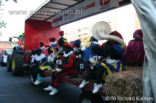 091121_008_intocht_sinterklaas_leyweg_partymania