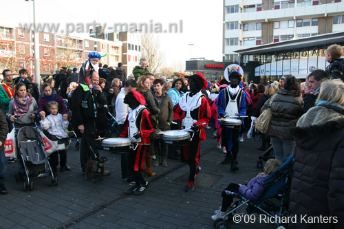 091121_012_intocht_sinterklaas_leyweg_partymania