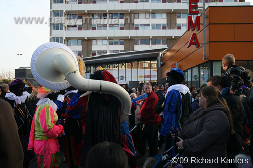 091121_015_intocht_sinterklaas_leyweg_partymania