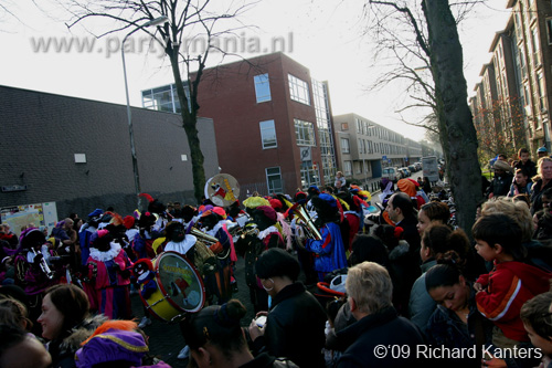 091121_017_intocht_sinterklaas_leyweg_partymania