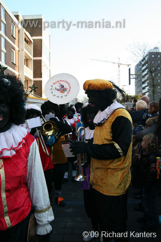 091121_022_intocht_sinterklaas_leyweg_partymania