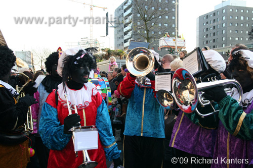 091121_025_intocht_sinterklaas_leyweg_partymania