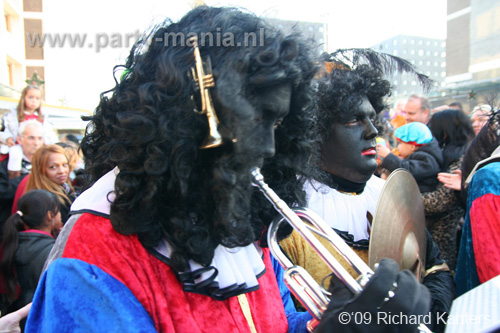 091121_028_intocht_sinterklaas_leyweg_partymania