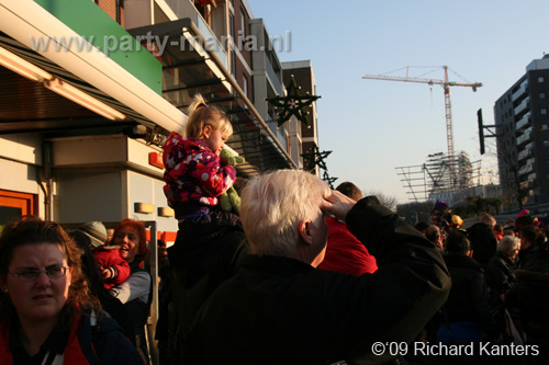 091121_036_intocht_sinterklaas_leyweg_partymania
