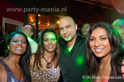 091127_031_expatation_partymania