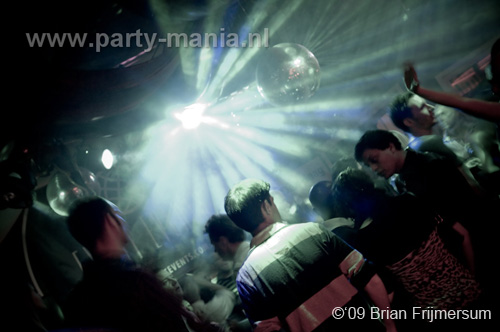 091127_040_expatation_partymania