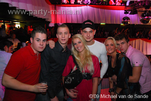 091205_069_ex_pornstar_partymania