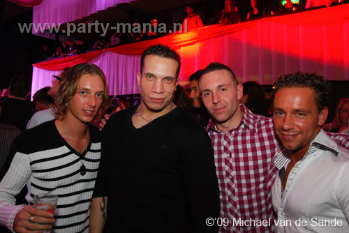 091205_077_ex_pornstar_partymania