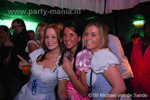 091205_078_ex_pornstar_partymania