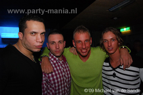 091205_124_ex_pornstar_partymania
