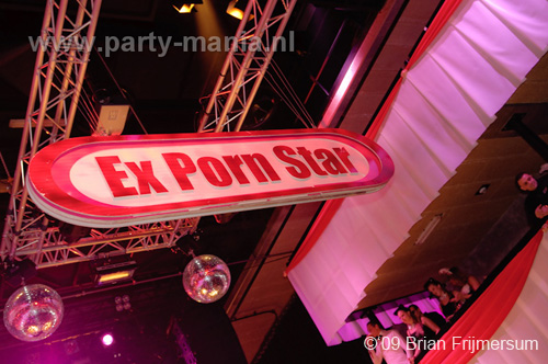 091205_017_ex_pornstar_partymania