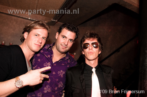 091205_084_ex_pornstar_partymania