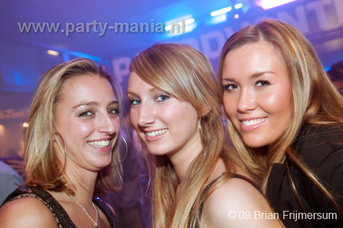 091224_001_los_partymania