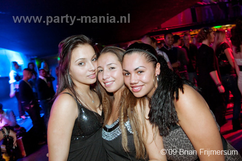 091224_008_los_partymania