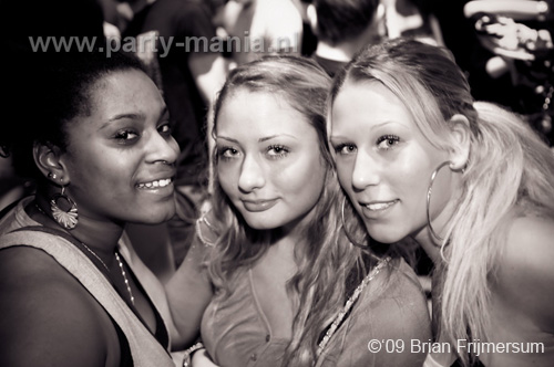 091224_073_los_partymania