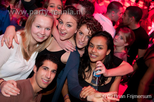 091224_074_los_partymania