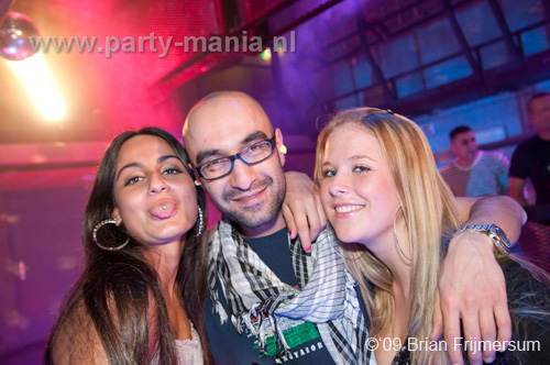 091224_084_los_partymania