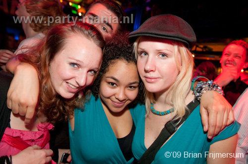 091224_102_los_partymania