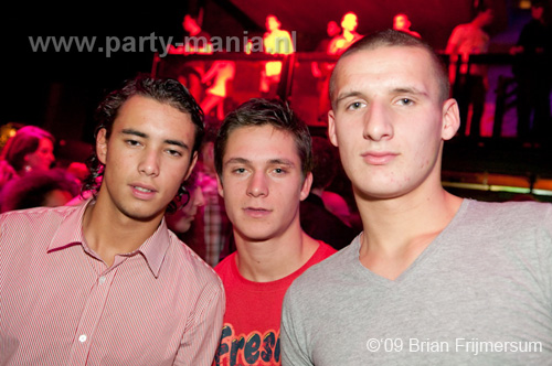 091224_108_los_partymania