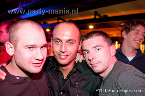 091224_109_los_partymania