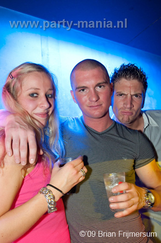 091224_115_los_partymania