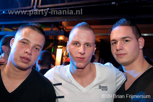091224_119_los_partymania